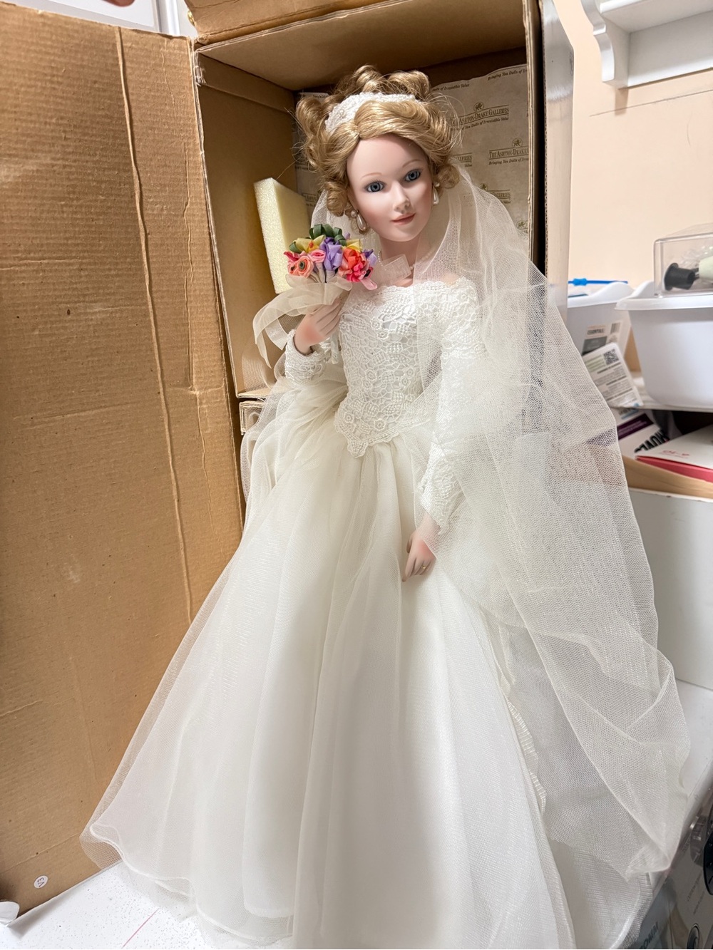 Porcelain bride doll, Ashton-Drake Galleries 'Spring Promise'